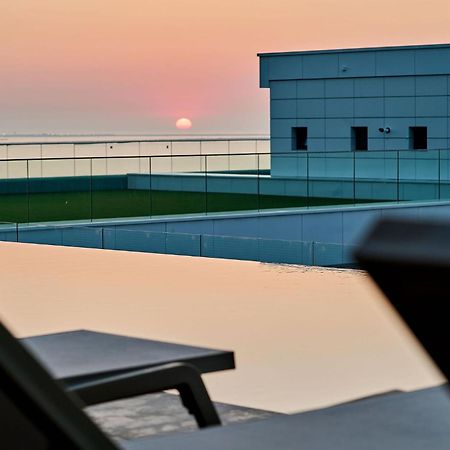 Aqua Vista Infinity Resort & Spa - Studio Lux - Piscina Infinity, Jacuzzi, Sauna, Gym - Privat Нэводари Экстерьер фото