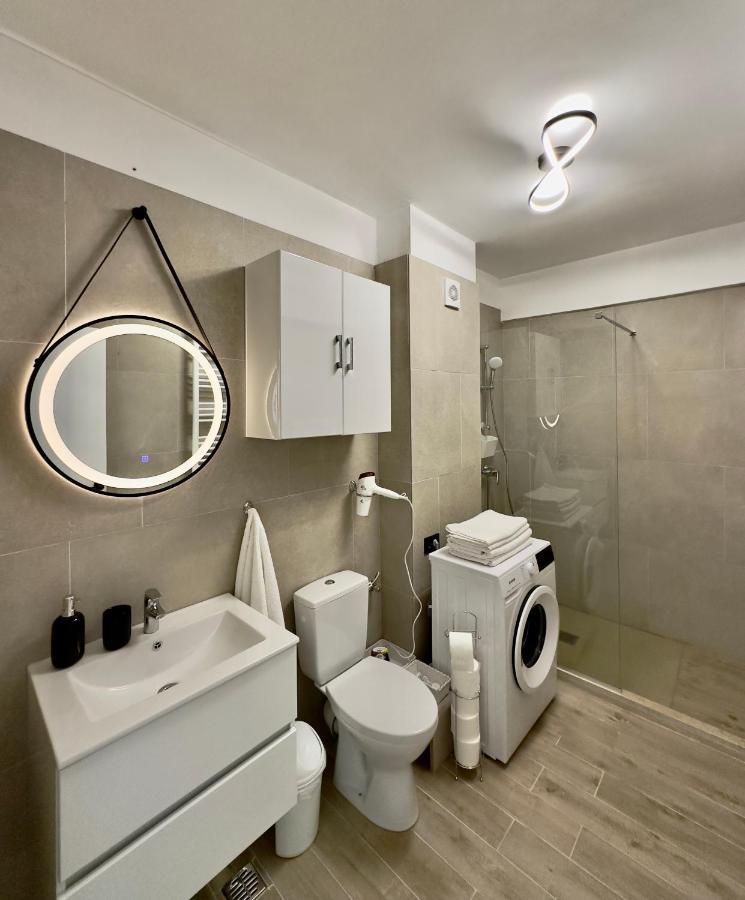 Aqua Vista Infinity Resort & Spa - Studio Lux - Piscina Infinity, Jacuzzi, Sauna, Gym - Privat Нэводари Экстерьер фото