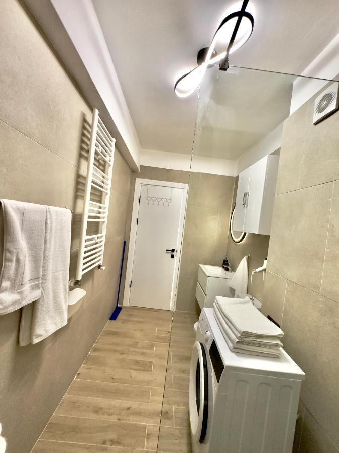 Aqua Vista Infinity Resort & Spa - Studio Lux - Piscina Infinity, Jacuzzi, Sauna, Gym - Privat Нэводари Экстерьер фото