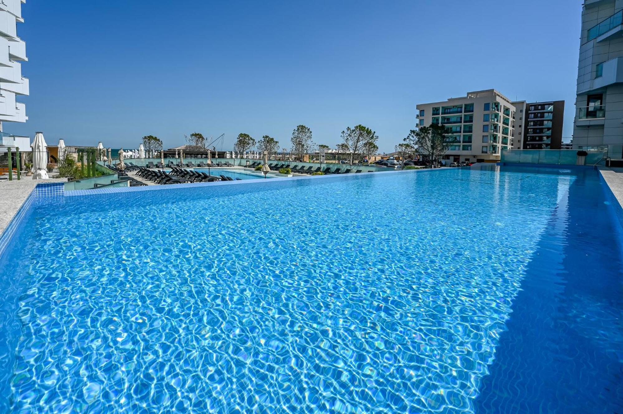 Aqua Vista Infinity Resort & Spa - Studio Lux - Piscina Infinity, Jacuzzi, Sauna, Gym - Privat Нэводари Экстерьер фото
