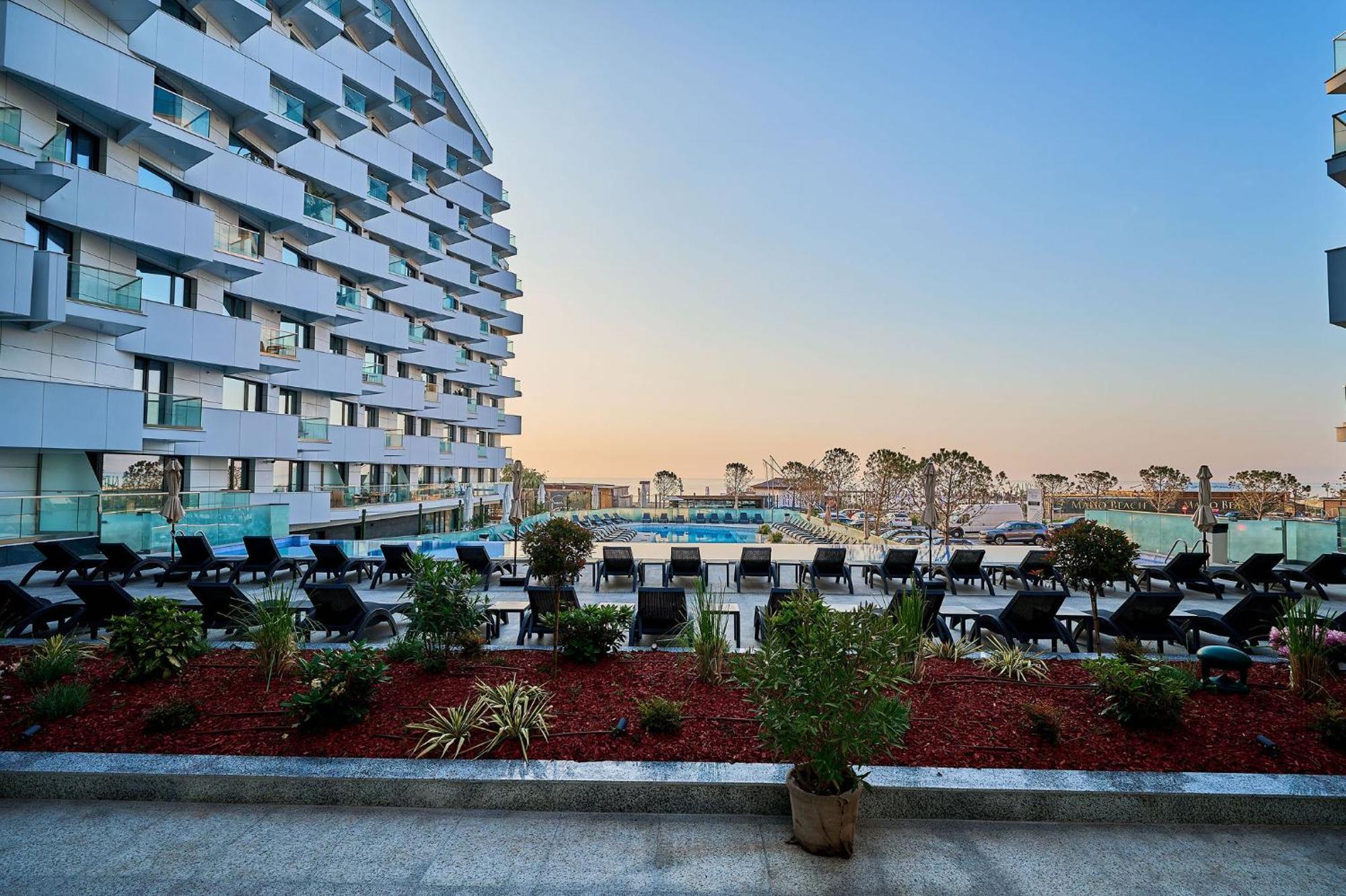 Aqua Vista Infinity Resort & Spa - Studio Lux - Piscina Infinity, Jacuzzi, Sauna, Gym - Privat Нэводари Экстерьер фото