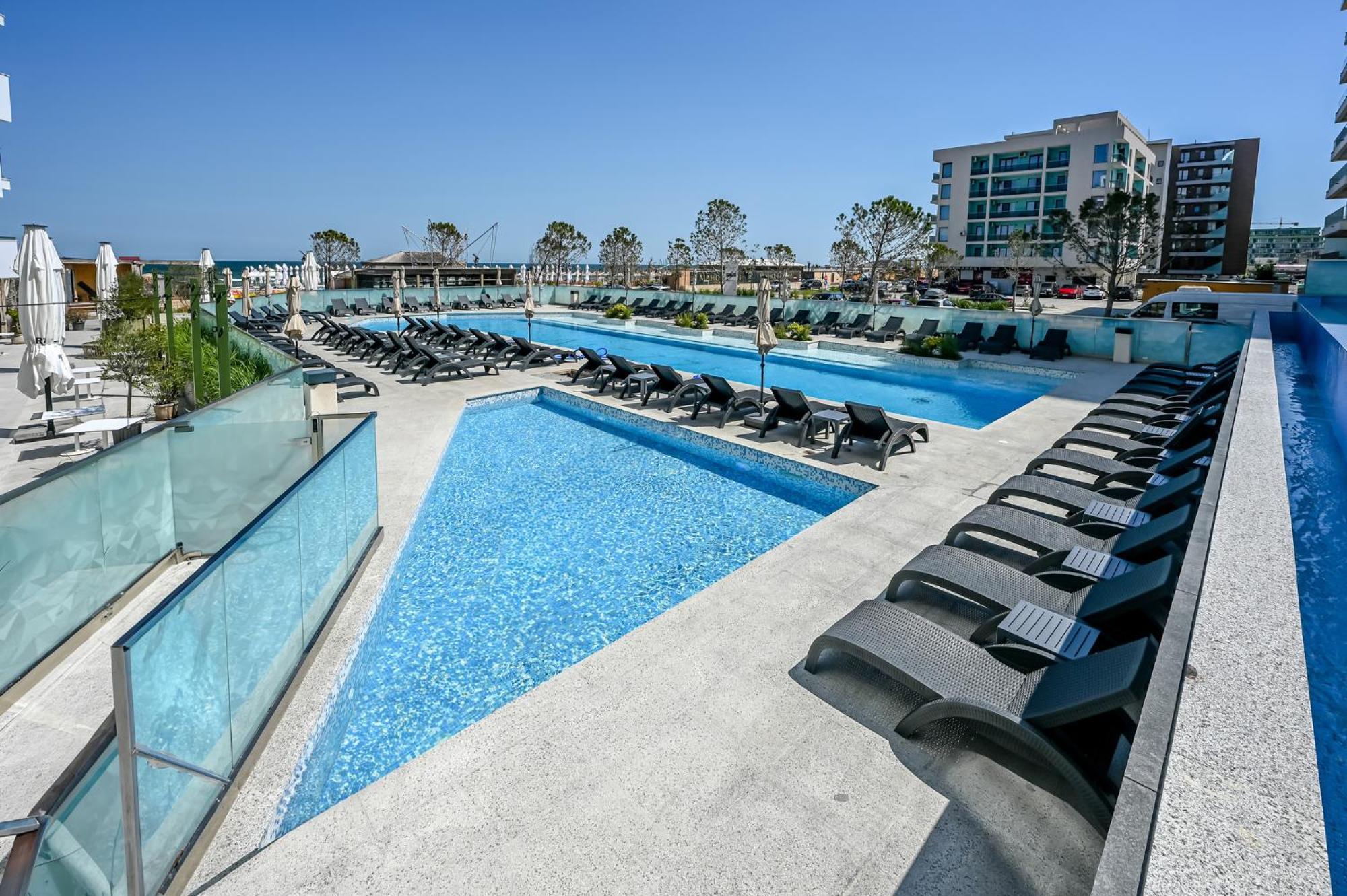 Aqua Vista Infinity Resort & Spa - Studio Lux - Piscina Infinity, Jacuzzi, Sauna, Gym - Privat Нэводари Экстерьер фото
